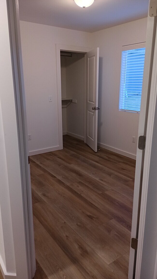 Building Photo - 6112 Andersonville Rd