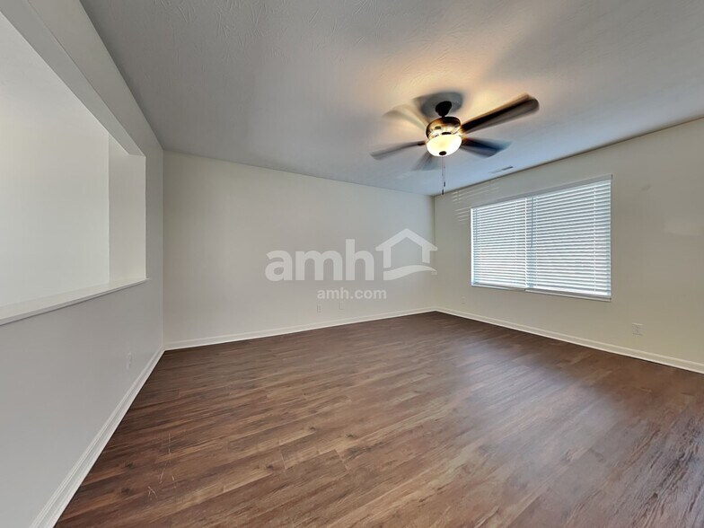 Building Photo - 1178 Edgewater Way