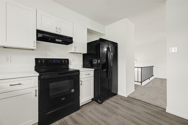 Building Photo - 8610 Timber View Dr