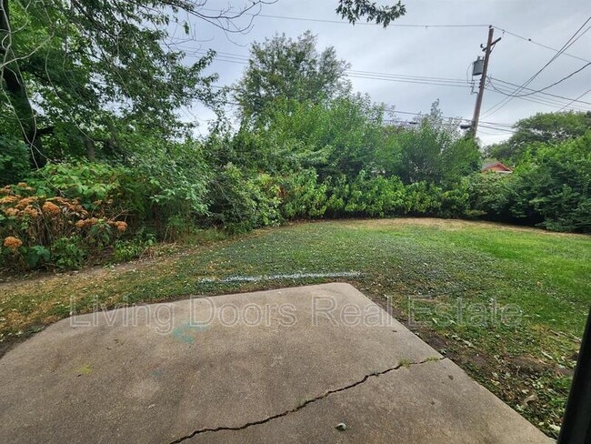 Building Photo - 4933 Ginny Ave