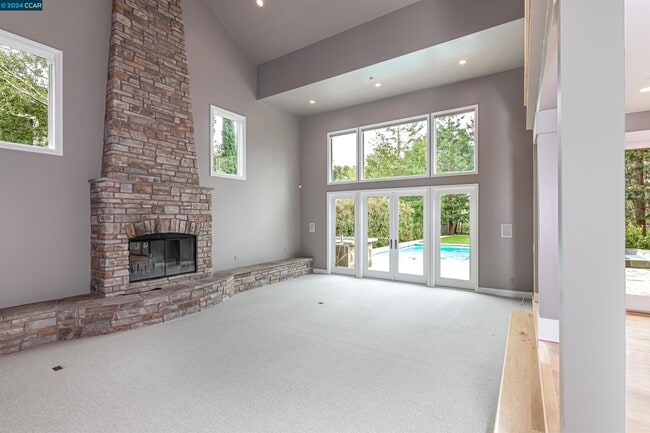 Building Photo - 3324 Las Huertas Rd