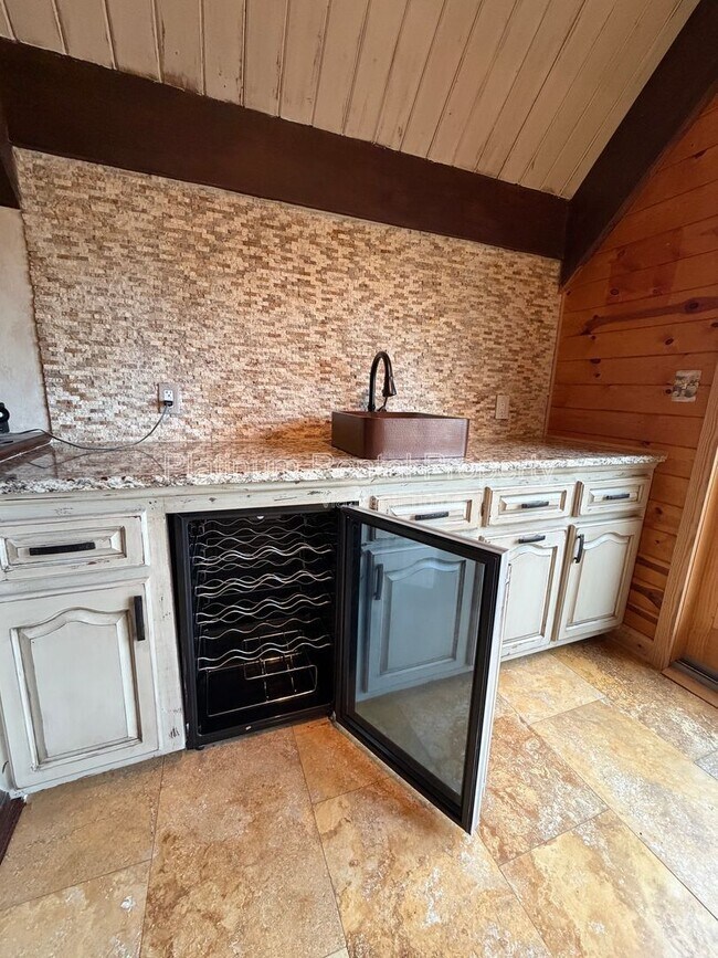 Building Photo - 835 Timber Lake Trail