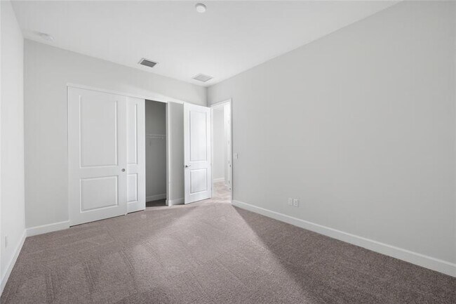 Building Photo - 5164 Liberty Ln