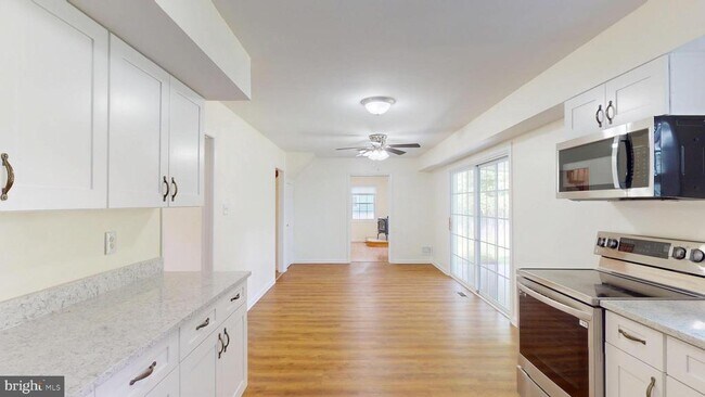 Building Photo - 4025 Chelmont Ln