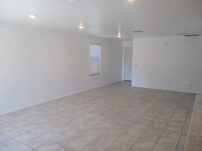 Building Photo - Beautiful 3 Bedroom-2 Bath House, Sahuarita Arizona