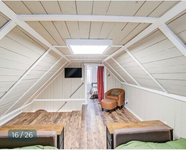 Building Photo - 15 Cottage Rd