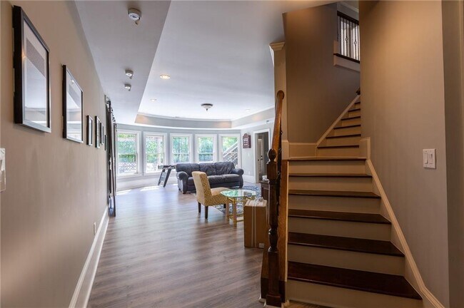 Building Photo - 2360 Manor Creek Ct