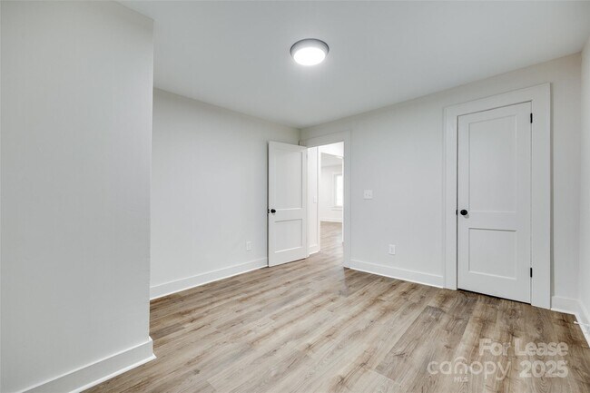 Building Photo - 3113 Monroe Way
