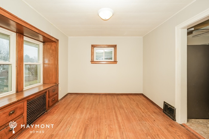 Building Photo - 589 Eastland Ave