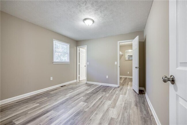 Building Photo - 130 Glory Ln