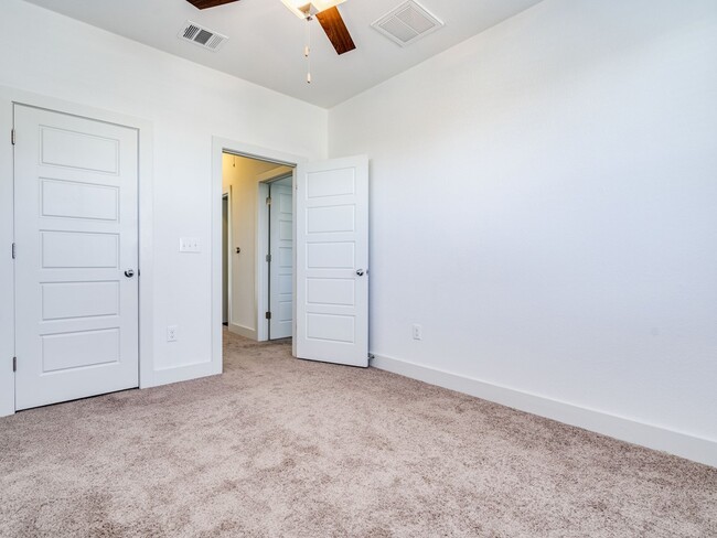 Building Photo - 2215 Capulet St
