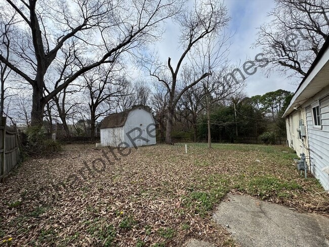 Building Photo - 2116 Tarlton Dr