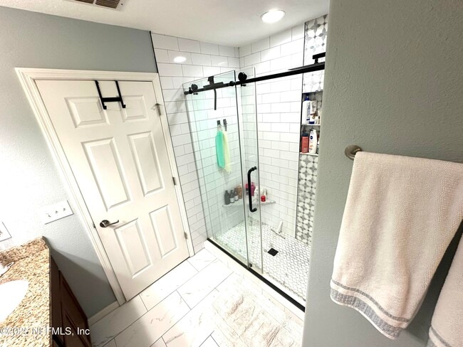 Building Photo - 7041 Beauhaven Ct