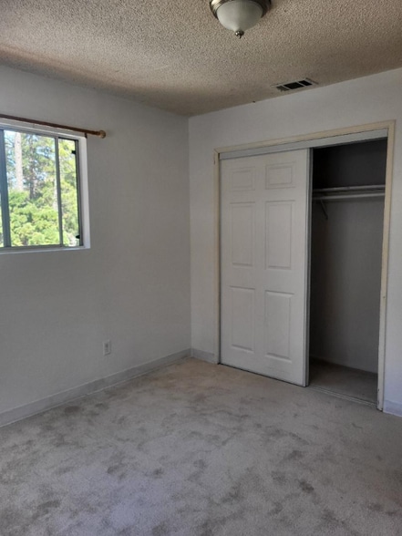 Building Photo - 22858 Lupin Ln