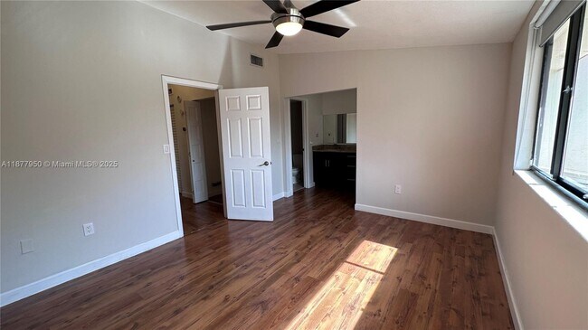 Building Photo - 7665 SW 106th Ave