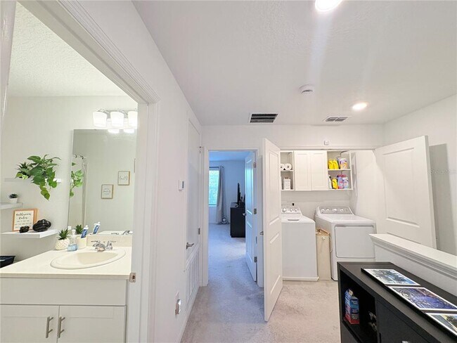 Building Photo - 5020 Revolutionary Wy