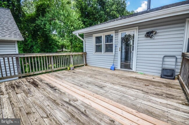 Building Photo - 2812 Yeonas Dr