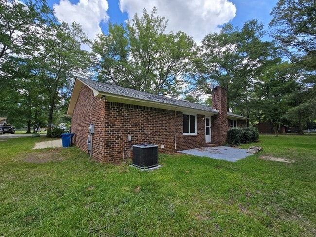 Building Photo - 1520 Crowndale Dr