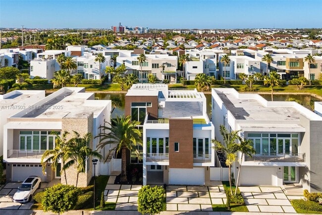 Building Photo - 10561 NW 67th Terrace