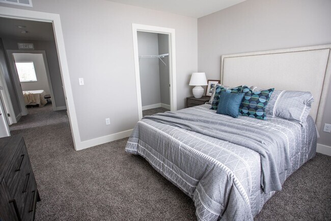 Building Photo - Spruce | Three Bedroom - Exterior Walkout