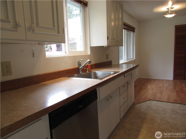 Building Photo - 3bd/1ba Kirkland Home