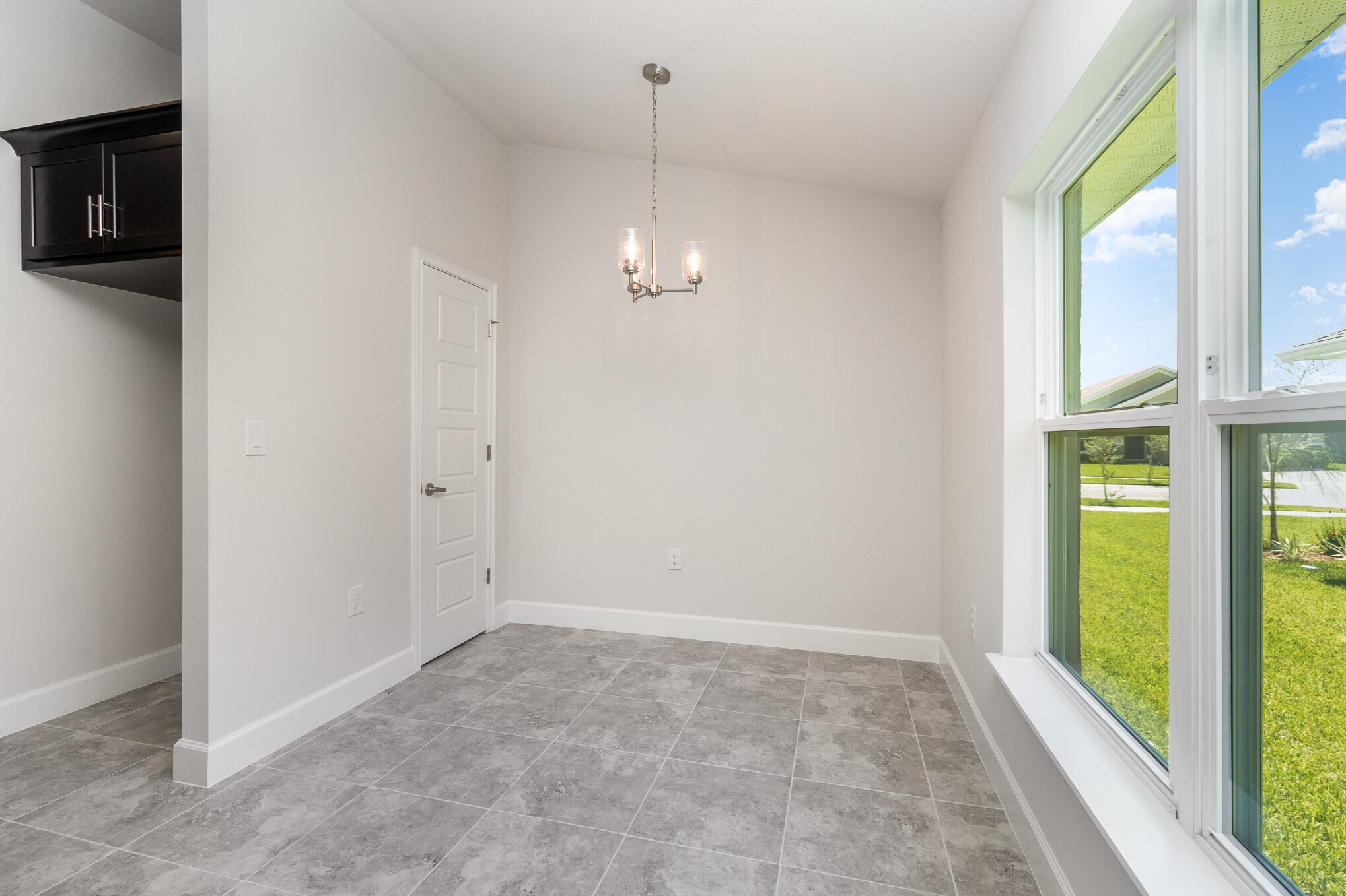 Building Photo - 1844 Middlebury Dr SE