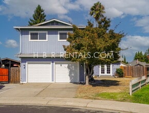 Building Photo - Spacious Family Retreat in Manteca, Ready ...