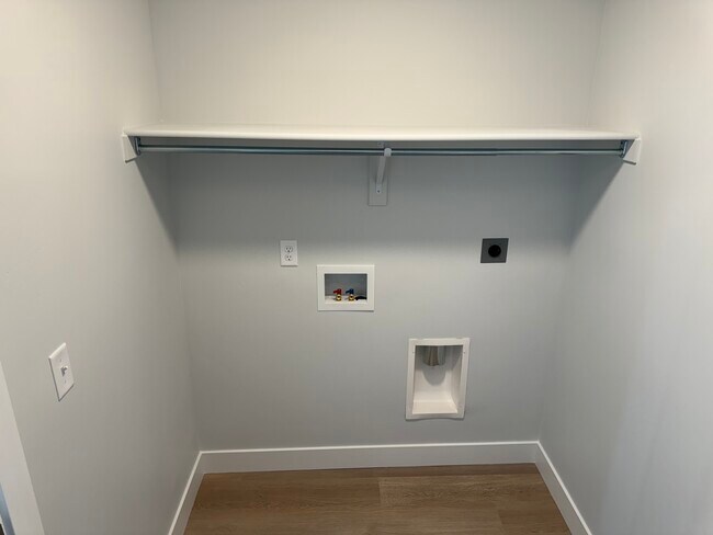 Building Photo - 3757 Big Horn Dr