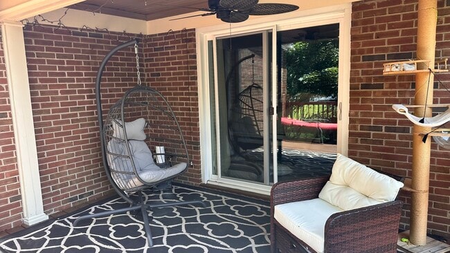 Building Photo - 6718 Deep Creek Dr