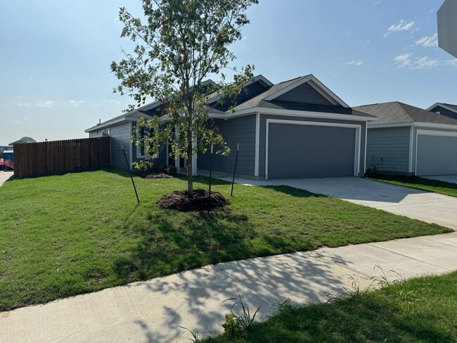 Building Photo - Brand new Mckinney home ready for move in!