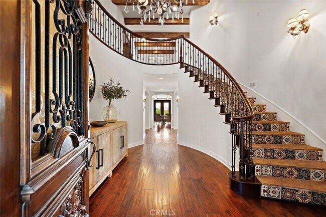 Building Photo - 5 Via Monarca St