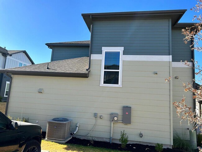 Building Photo - 1015 Vista View Dr