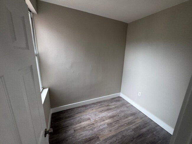 Building Photo - 2830 A St