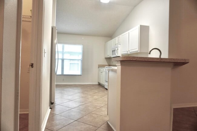 Building Photo - 3817 La Flor Dr