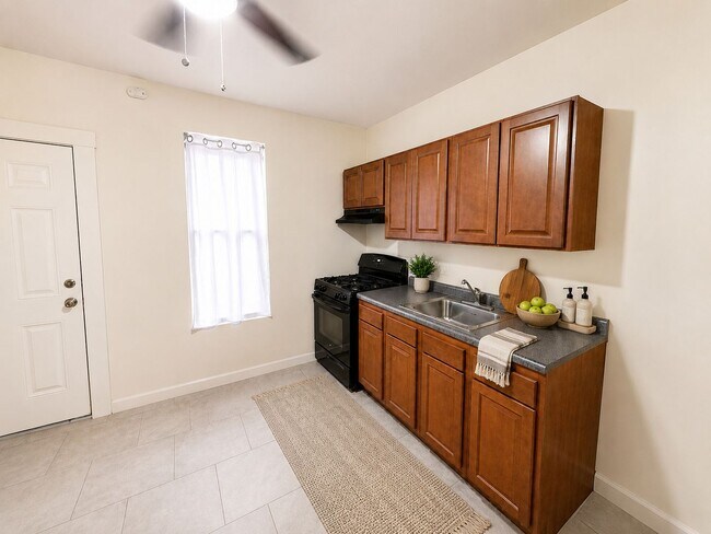 Building Photo - Three-Bedroom Hunting Park Rowhome with a Practical Two-Level Layout