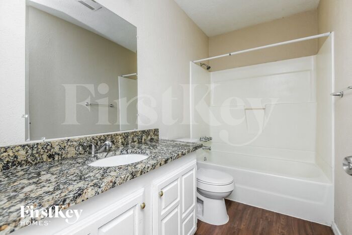 Building Photo - 3106 Overglen Dr