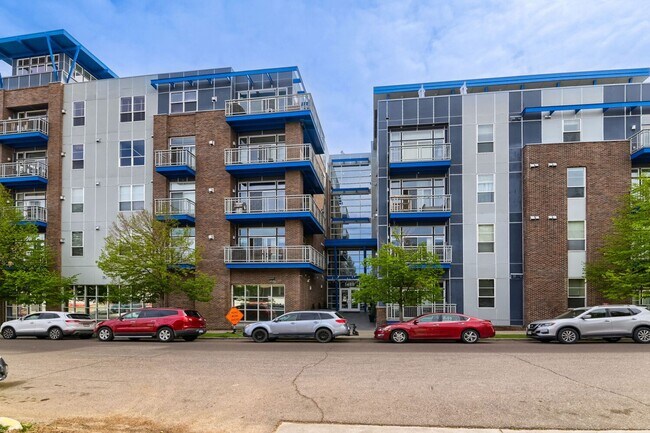 Building Photo - 1 MONTH FREE!!!!! 2bd/2ba Top Floor Condo in Congress Park - Available 8/7!