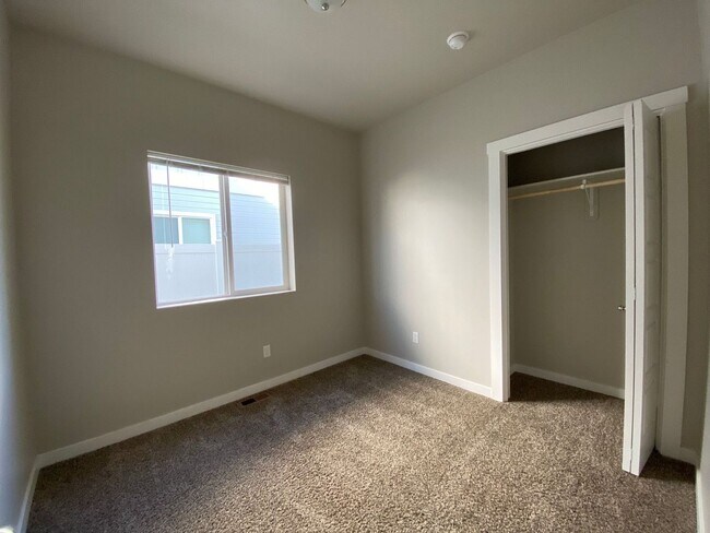 Building Photo - 2211 Ison Ct