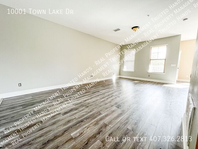 Building Photo - Spacious 3 Bedroom, 4 Bathroom Townhome fo...