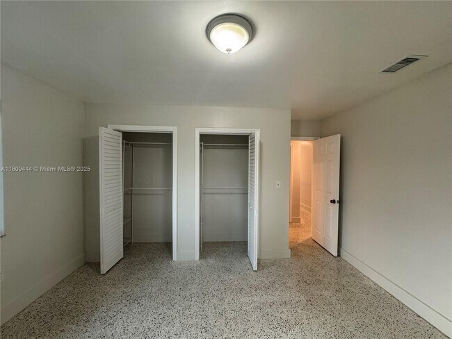 Building Photo - 1760 SW 3rd St
