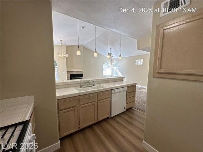 Building Photo - 2ND STORY 2-BEDROOM GREEN VALLEY CONDO