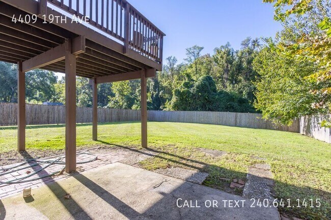 Building Photo - 4409 19th Ave