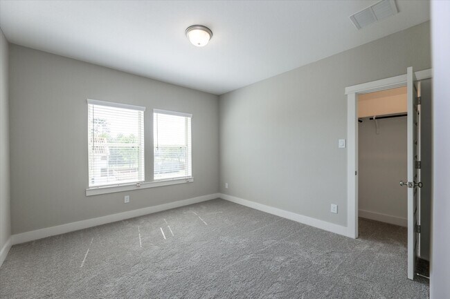Building Photo - 10981 Swang Link Dr