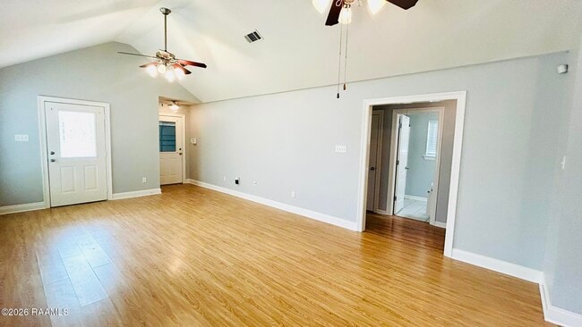 Building Photo - 18012 Woodhaven Dr