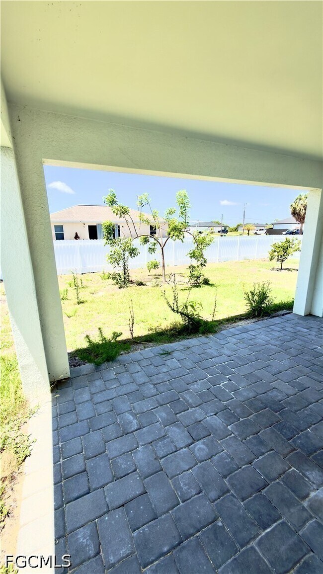 Building Photo - 532 NW 18th Ave