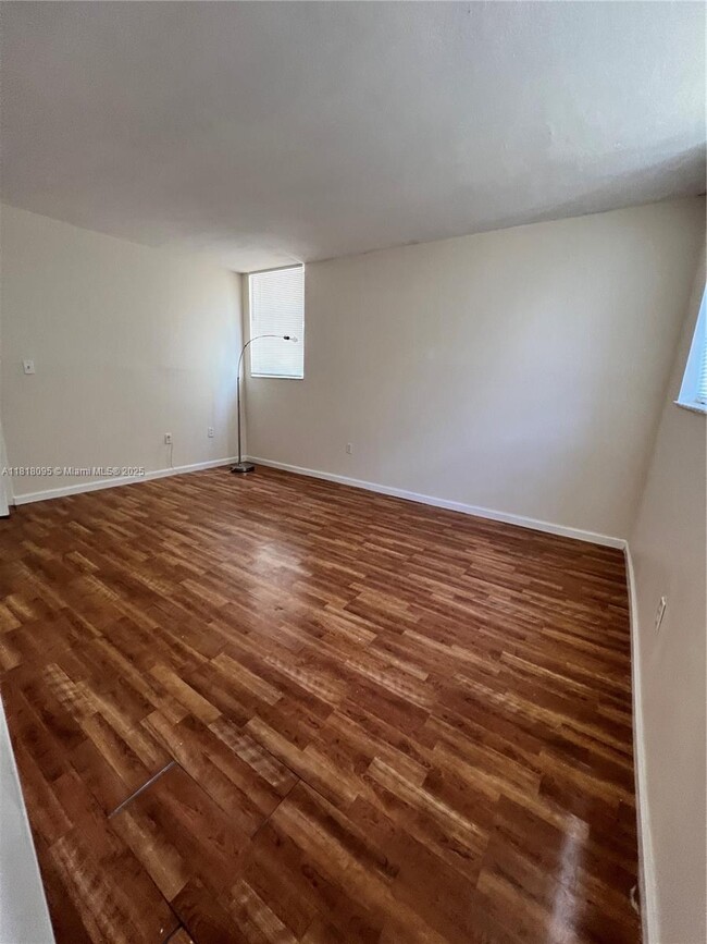 Building Photo - 1800 SW 81st Ave
