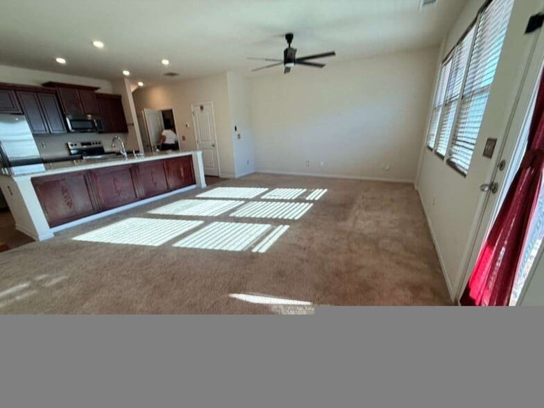 Building Photo - 532 Ruths Dr
