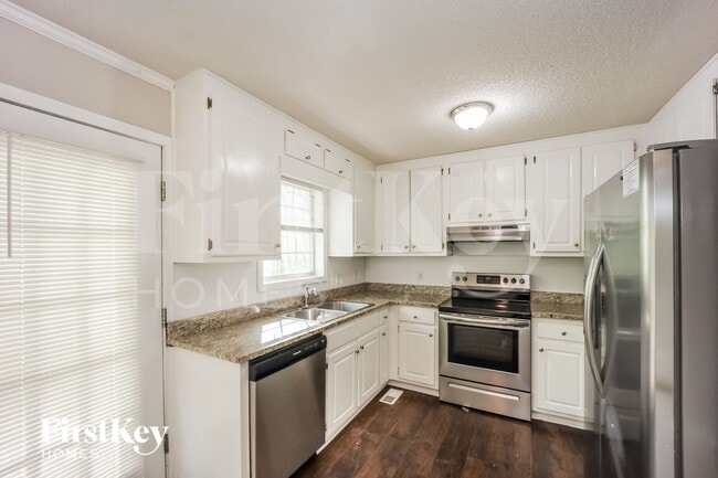 Building Photo - 390 Fox Meadow Dr