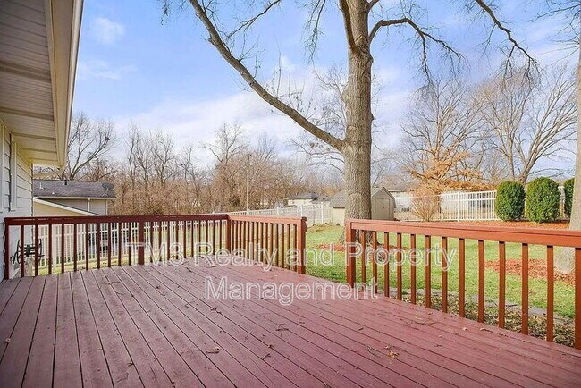 Building Photo - 506 S 17th St