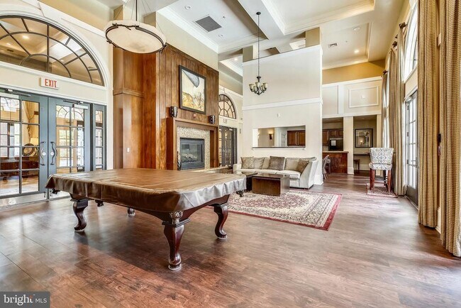Building Photo - 2465 Army Navy Dr